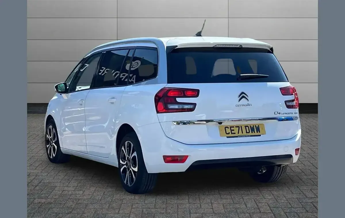 Used Citroën C4 SpaceTourer Feel 117 HP (86 kW) 2021 Red MPV