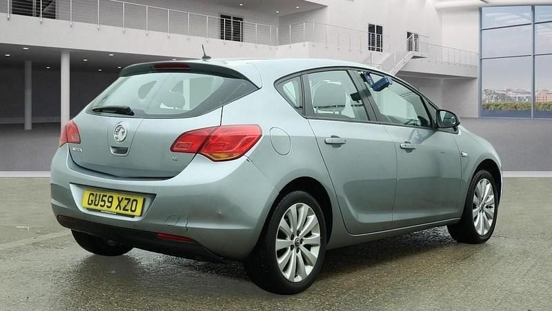 Used Vauxhall Astra 2009 Silver Hatchback