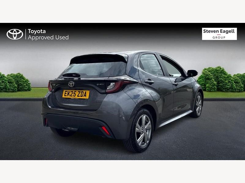 Used Toyota Yaris Hybrid 116 HP (85 kW) 2025 Grey Hatchback