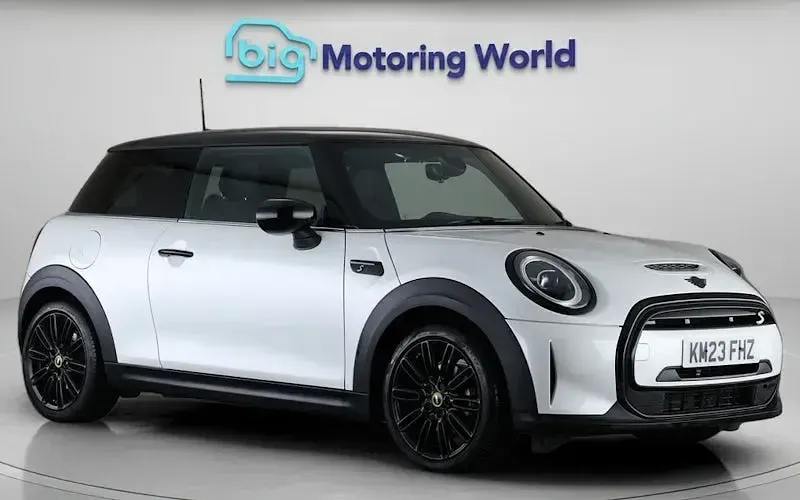 Używany Mini Cooper Level 2 135 kW (184 KM) 2023 Hatchback