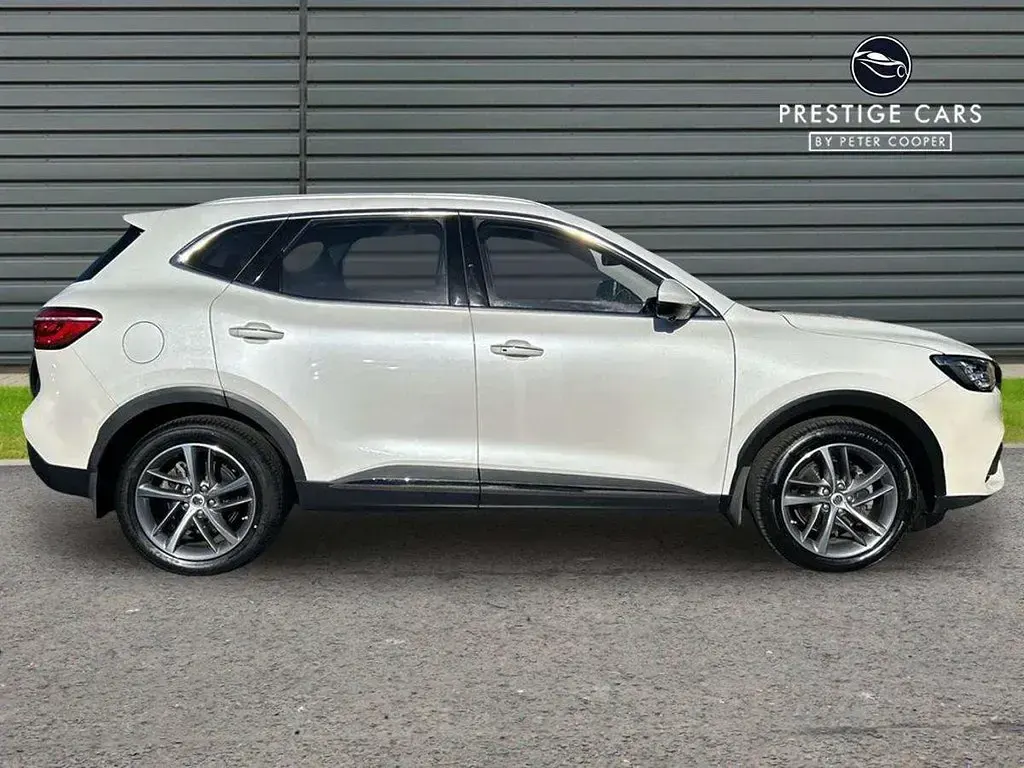 Używany MG HS Exclusive 258 KM (189 kW) 2021 Biały SUV