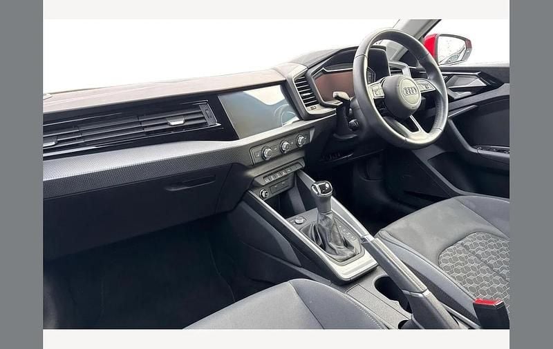 Usado Audi A1 Sport 108 HP (79 kW) 2022 Vermelho SUV