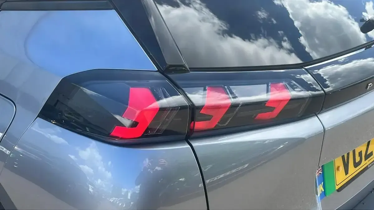 Used Peugeot e-2008 Allure Premium 98 kW (134 HP) 2021 Grey SUV