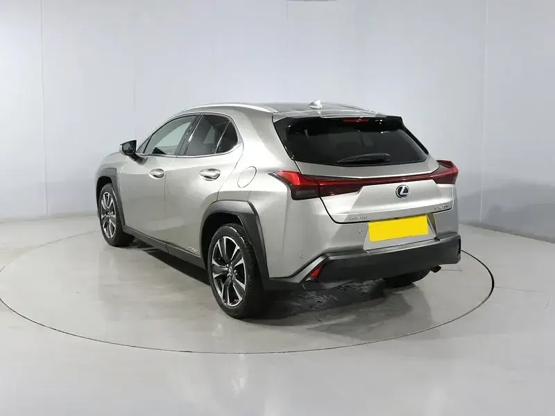 Used Lexus UX 250h 184 HP (135 kW) 2020 Silver SUV
