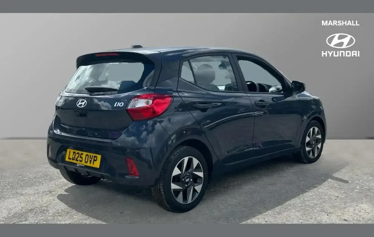 Used Hyundai i10 Advanced 63 HP (46 kW) 2025 Grey Hatchback