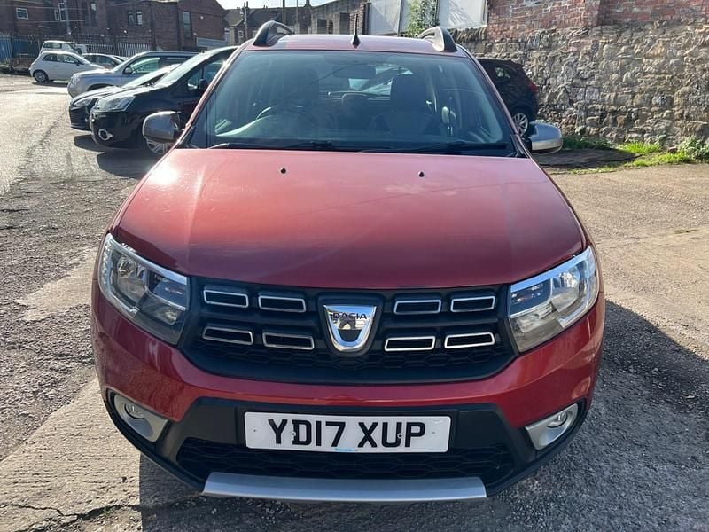 Used Dacia Sandero Lauréate 90 HP (66 kW) 2017 Red Hatchback