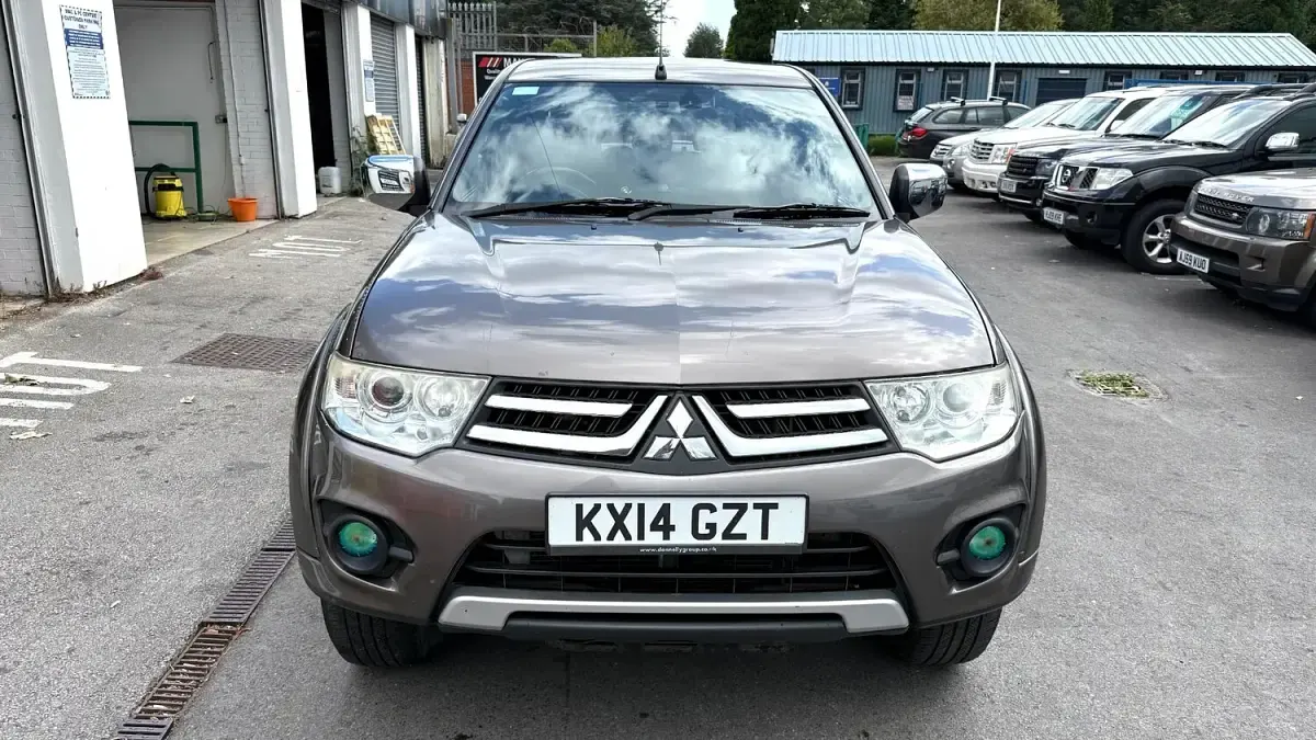 Used Mitsubishi L200 176 HP (129 kW) 2014 Brown Pickup