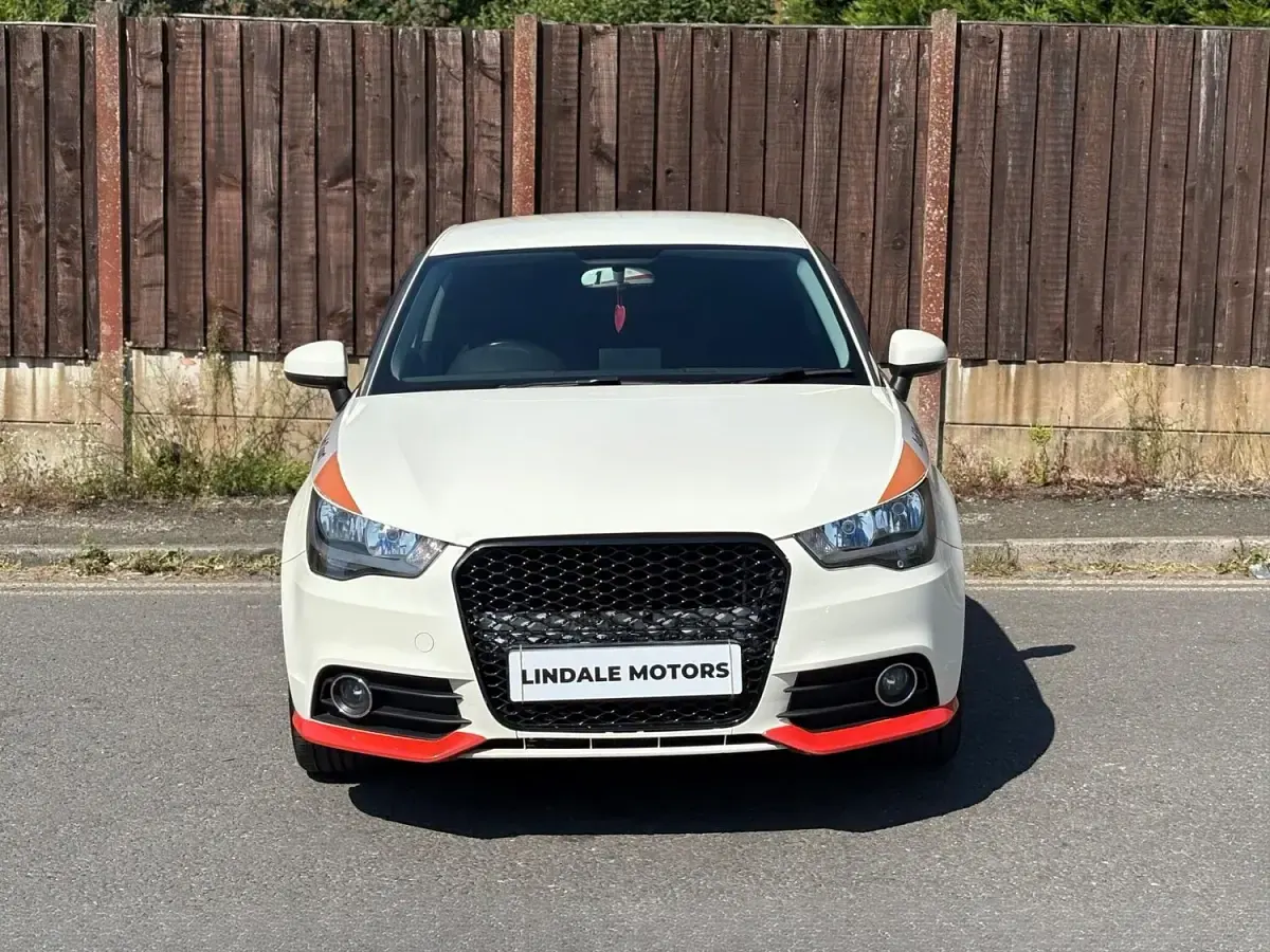 Used Audi A1 Competition 122 HP (89 kW) 2011 White Hatchback