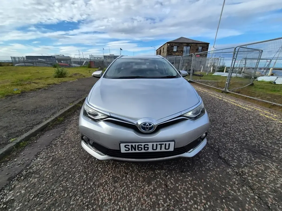 Used Toyota Auris Hybrid 2016 Silver Estate