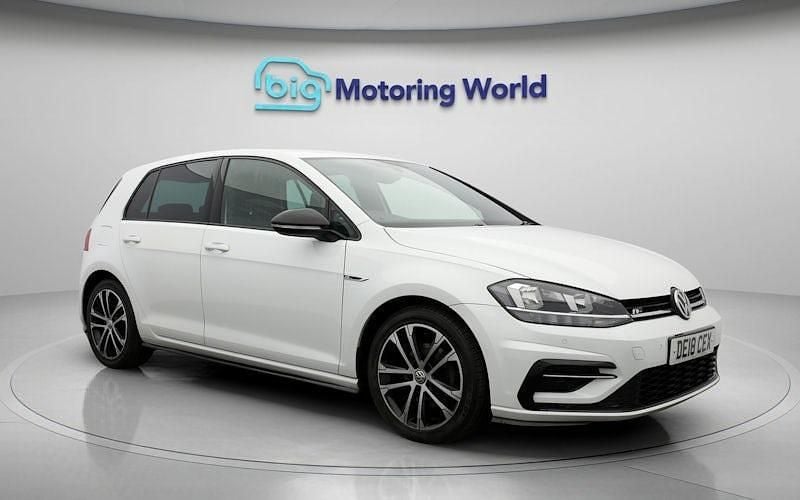 Used 2020 VW Golf VII R-line Hatchback | £15,200 (Super price) - Image 1/4