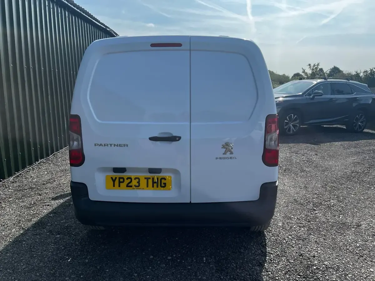 Used Peugeot Partner Premium 102 HP (75 kW) 2023 White MPV