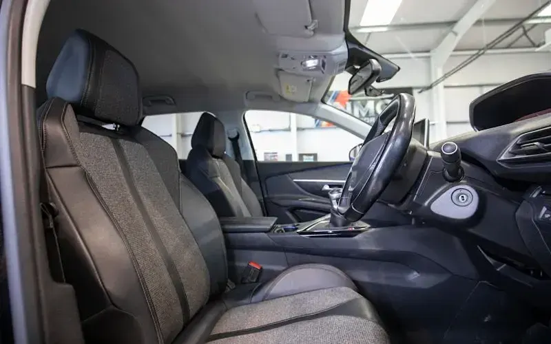 Used Peugeot 3008 Allure 131 HP (96 kW) 2019 Black SUV