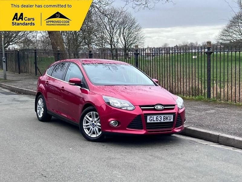 Used Ford Focus Titanium 115 HP (84 kW) 2013 Red Hatchback