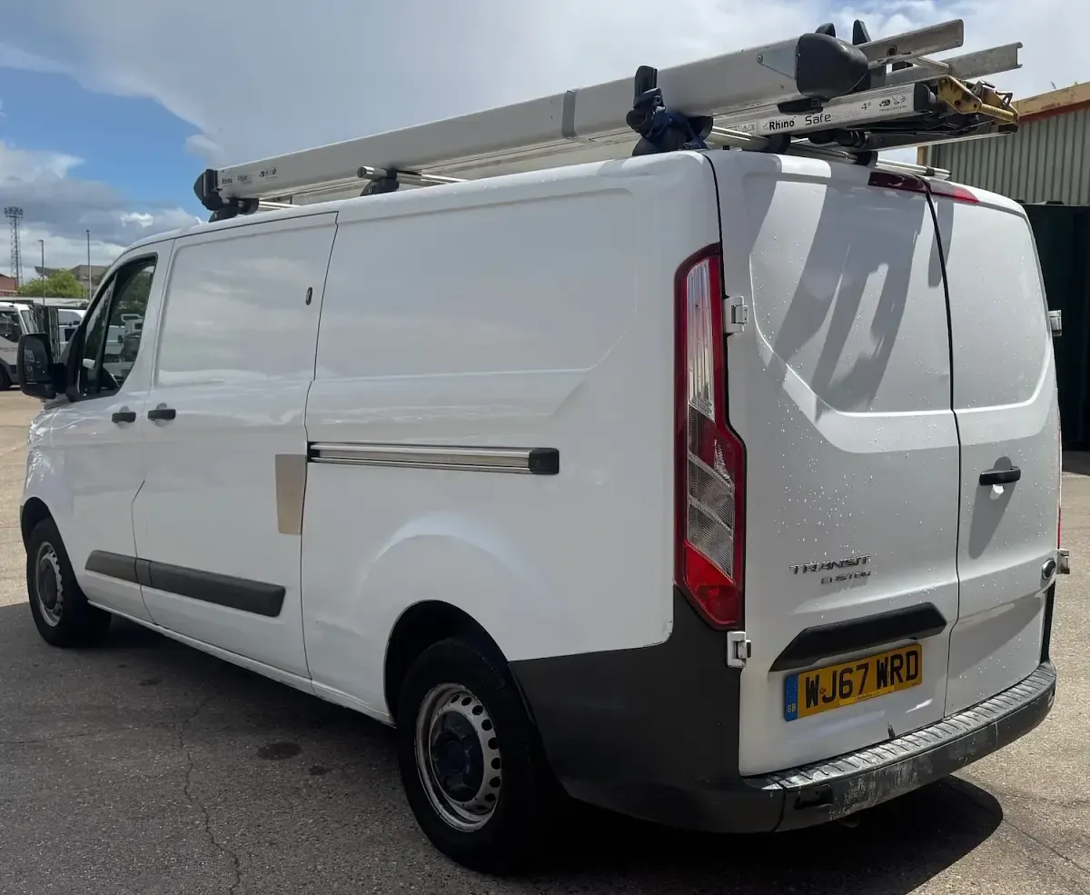 Used Ford Transit Custom 105 HP (77 kW) 2017 White Van