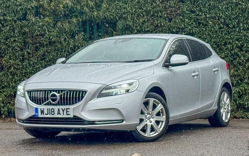 Usado Volvo V40 Inscription 152 HP (111 kW) 2018 Prateado Citadino