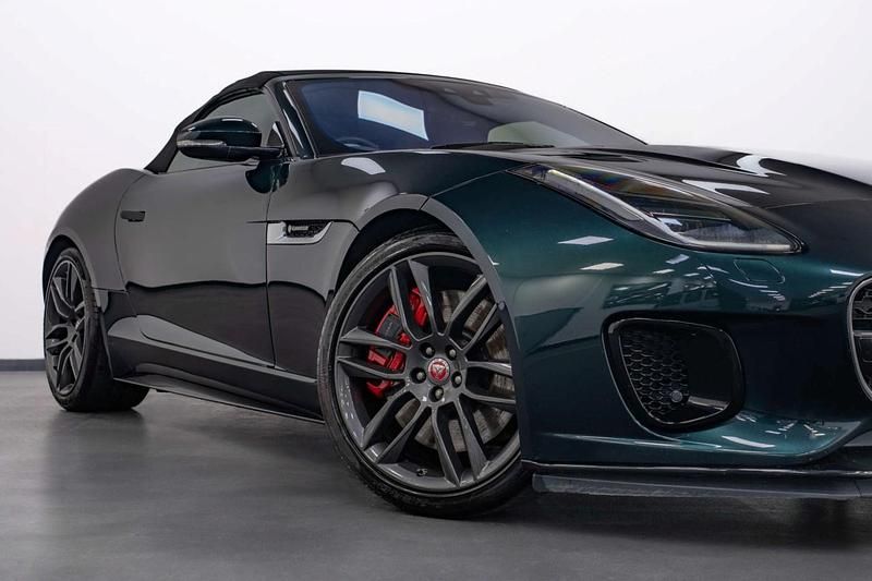Usado Jaguar F-Type R-Dynamic 380 HP (279 kW) 2020 Verde Cabrios