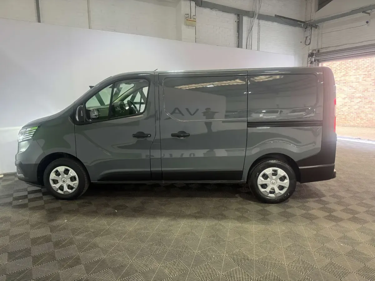 Used Renault Trafic 2023 Grey MPV