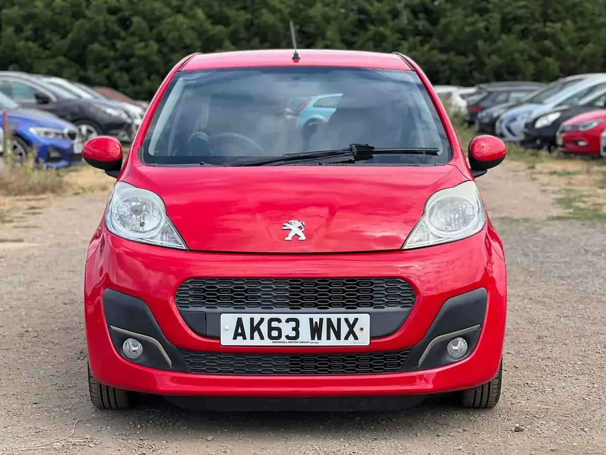 Used Peugeot 107 Active 68 HP (50 kW) 2014 Red Hatchback