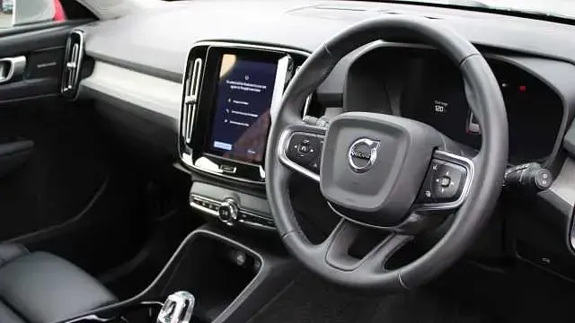 Second-hand Volvo XC40 Ultra 163 CP (119 kW) 2025 SUV