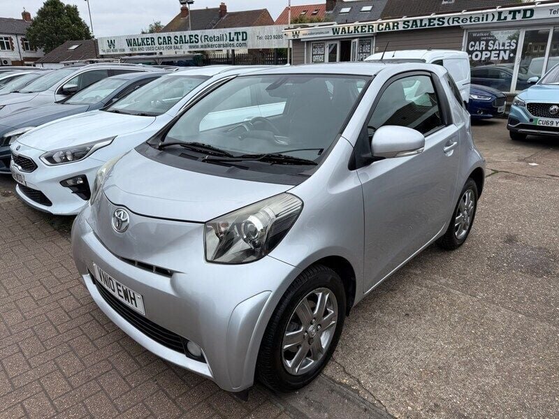 Silver Used 2010 Toyota iQ Hatchback | £5,695 (Fair price) - Image 1/4