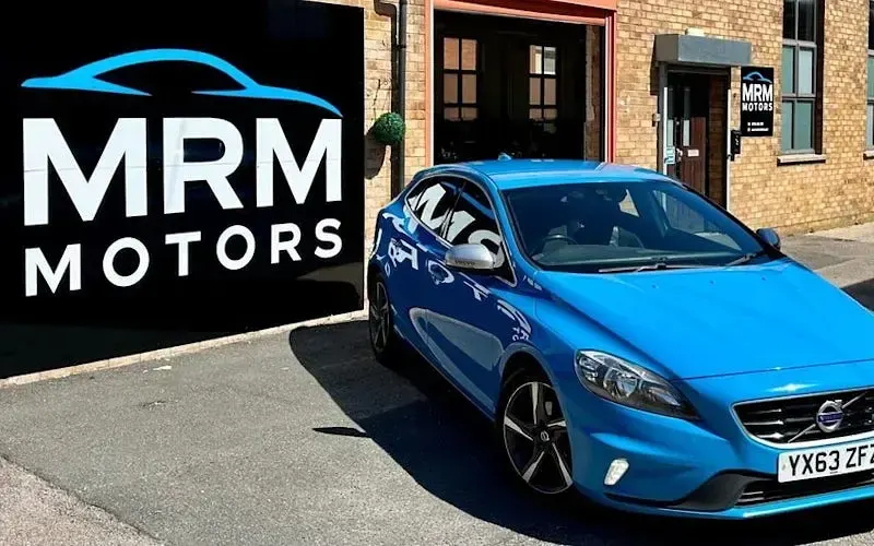Used Volvo V40 R-Design 114 HP (83 kW) 2015 Hatchback