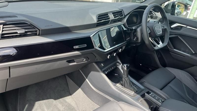 Nowe Audi Q3 Black Edition 150 KM (110 kW) 2025 Niebieski SUV
