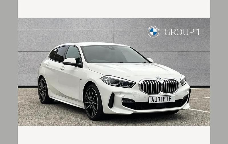 Alpine white Used 2022 BMW 118 M Sport Hatchback | £20,495 (Good price) - Image 1/4