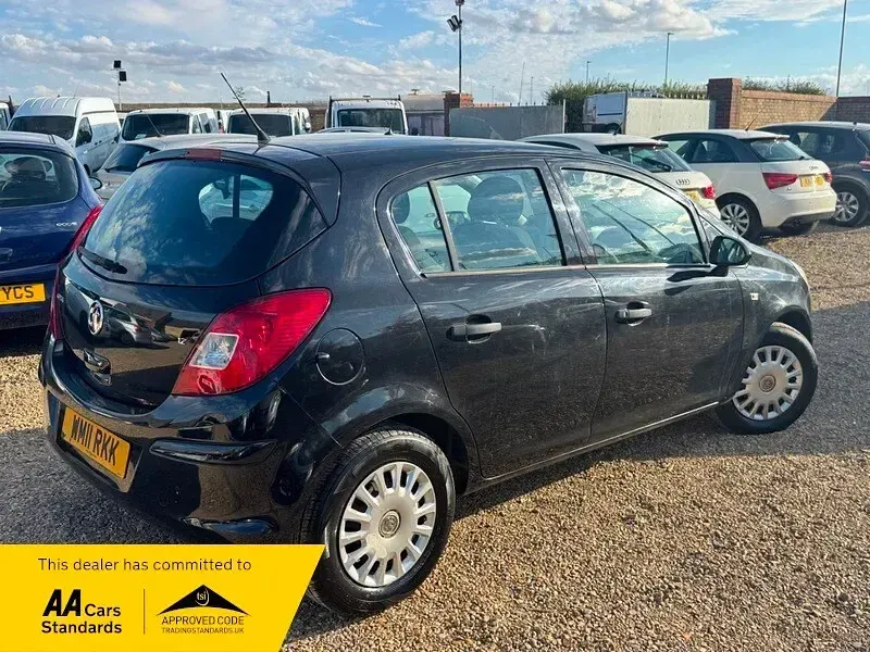 Used Vauxhall Corsa S 85 HP (62 kW) 2011 Black Hatchback