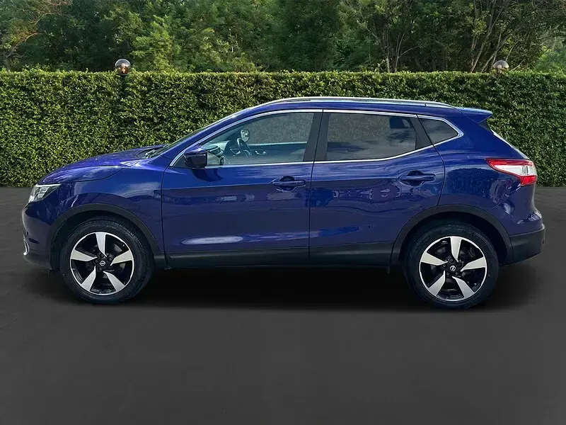 Used Nissan Qashqai N-Connecta 115 HP (84 kW) 2016 Blue SUV