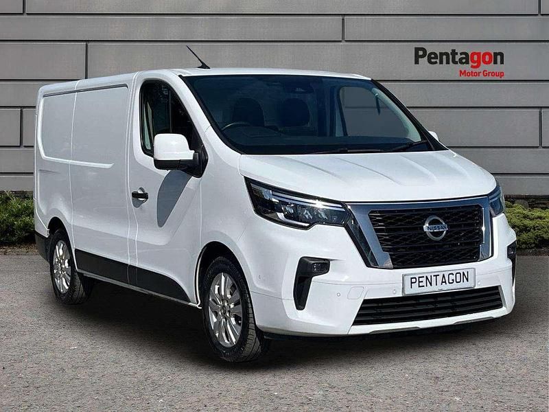 White Used 2023 Nissan Primastar Tekna MPV | £23,187 (Expensive) - Image 1/4
