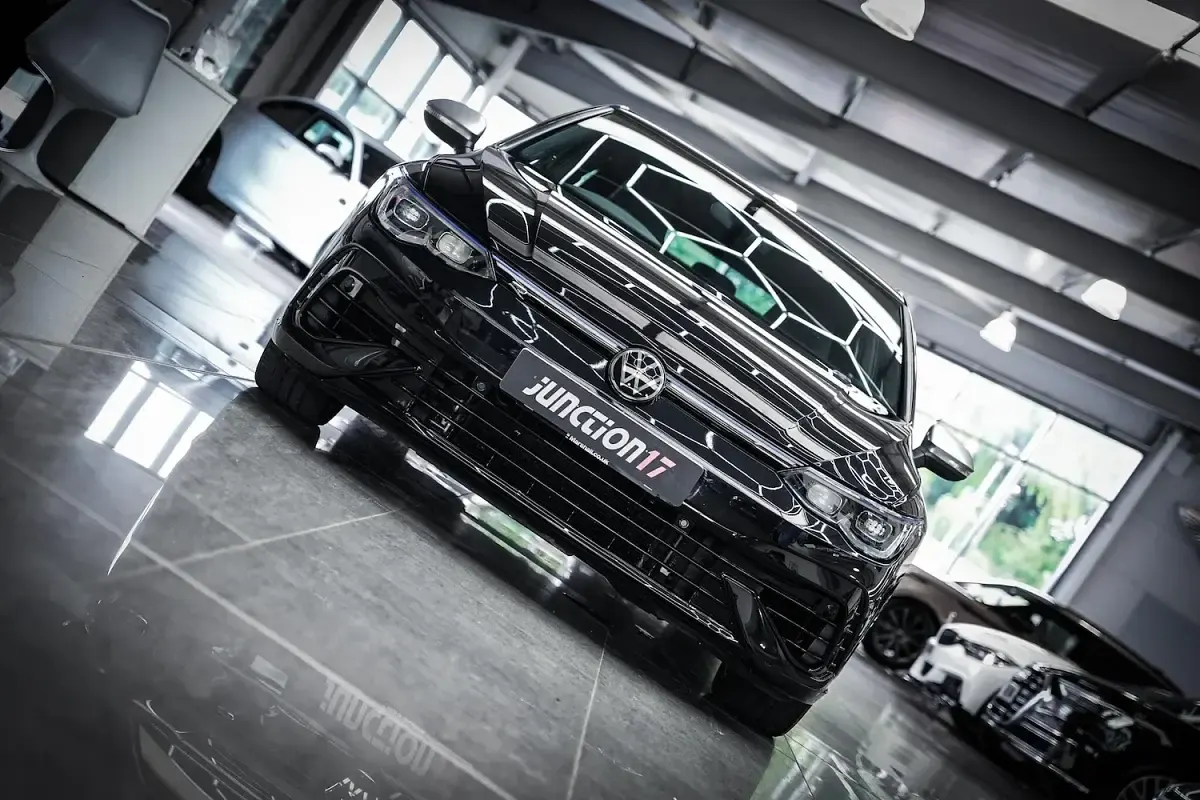 Used VW Golf VIII R 320 HP (235 kW) 2022 Black Hatchback