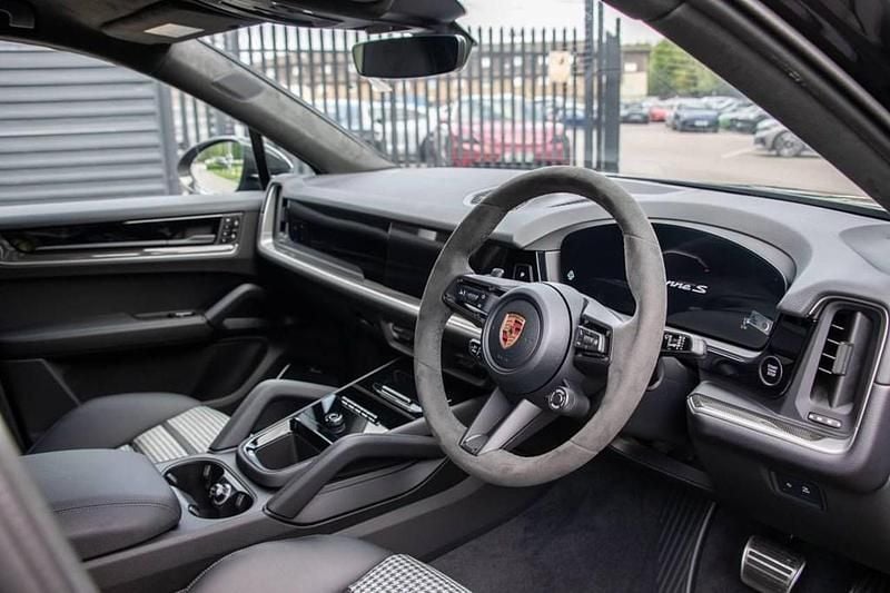 Used Porsche Cayenne 2025 Black SUV