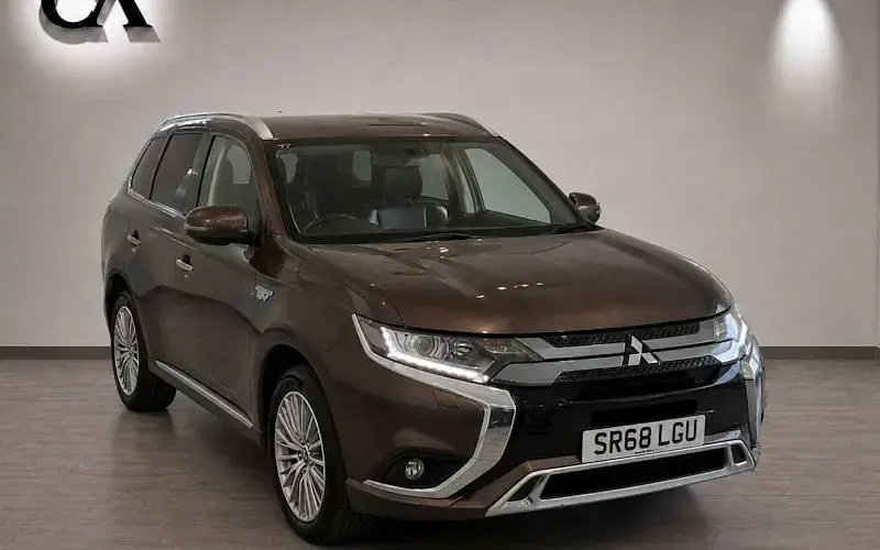 Used Mitsubishi Outlander P-HEV 177 HP (130 kW) 2018 Estate