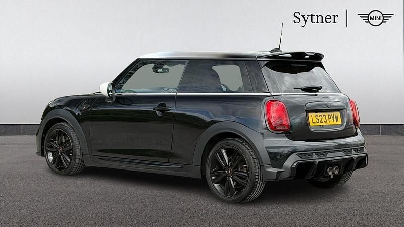 Używany Mini Cooper S Hatch 176 KM (129 kW) 2023 Czarny Hatchback