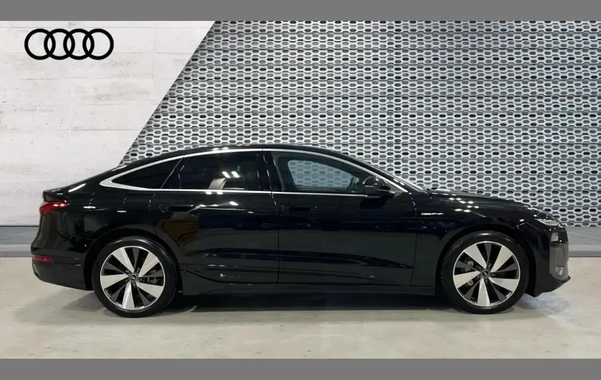 New Audi A6 e-tron S-Line 266 kW (362 HP) 2025 Black Hatchback