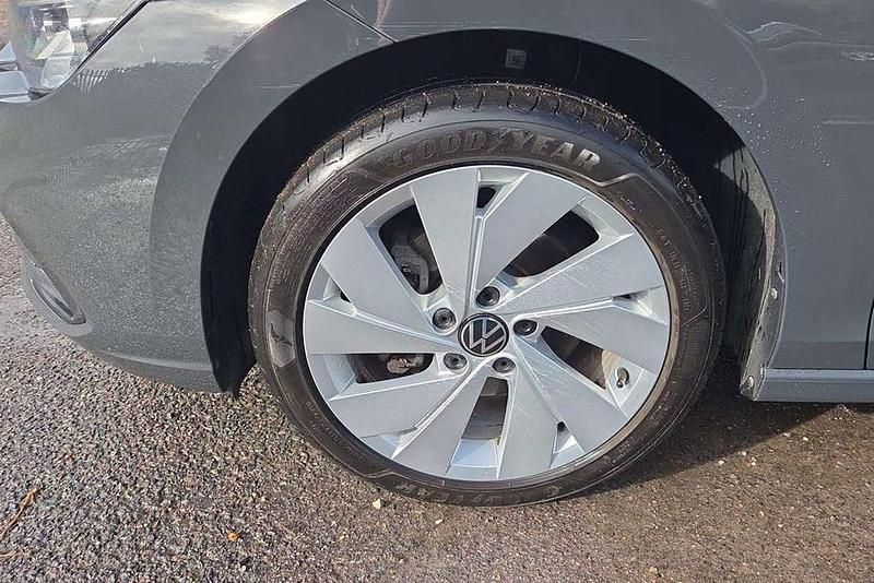 Second-hand VW Golf VIII Style 148 CP (108 kW) 2022 Gri Break