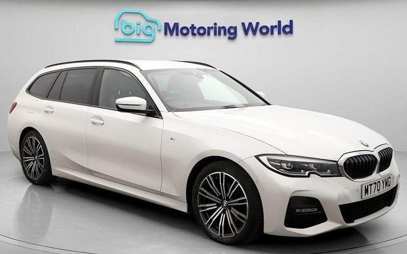 Used 2022 BMW 320 M Sport Estate | £23,700 (Fair price) - Image 1/4