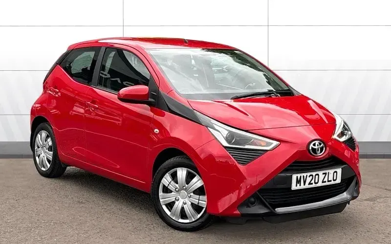 Used Toyota Aygo X-play 72 HP (52 kW) 2020 Hatchback