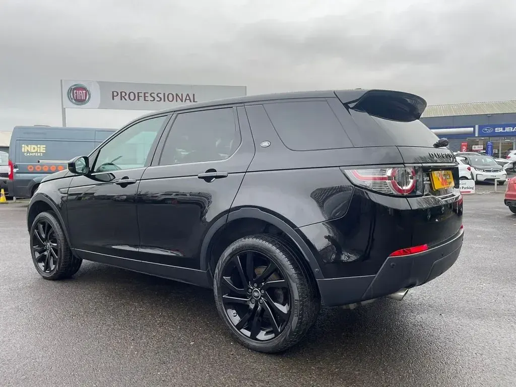 Used Land Rover Discovery 4 HSE 180 HP (132 kW) 2015 Black SUV