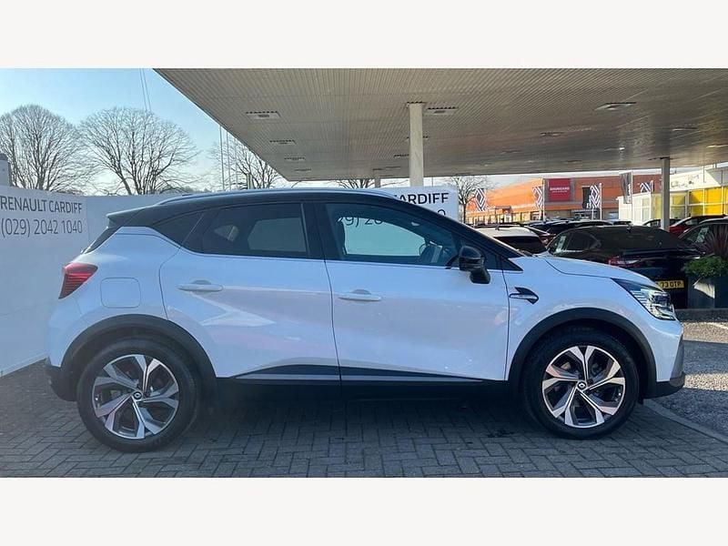 Used Renault Captur R.S. 142 HP (104 kW) 2022 Metallic  arctic white  SUV