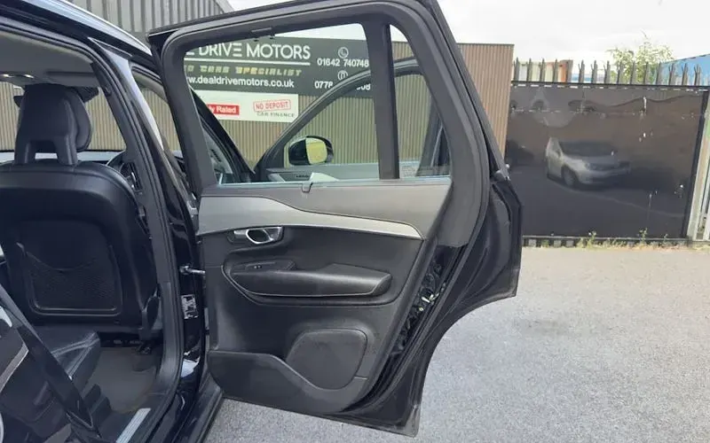 Used Volvo XC90 Inscription 235 HP (172 kW) 2017 Black SUV
