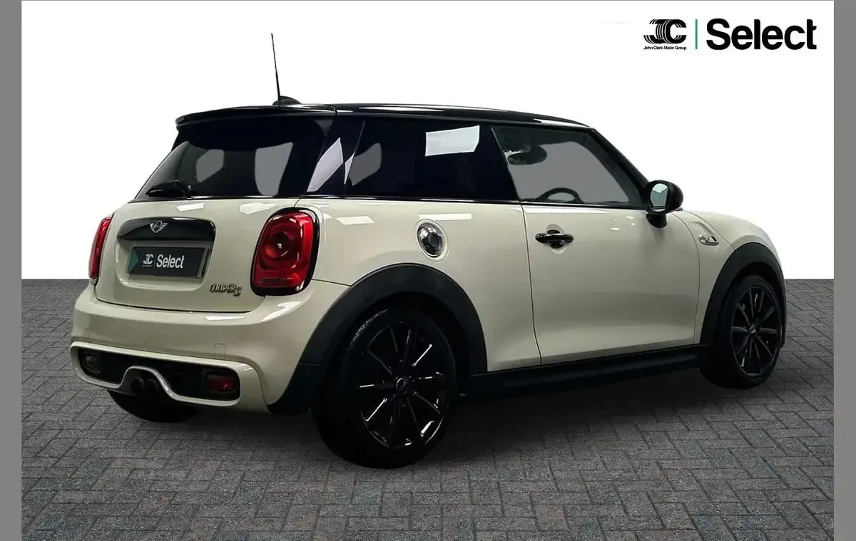 Used Mini Cooper S 188 HP (138 kW) 2016 White Hatchback