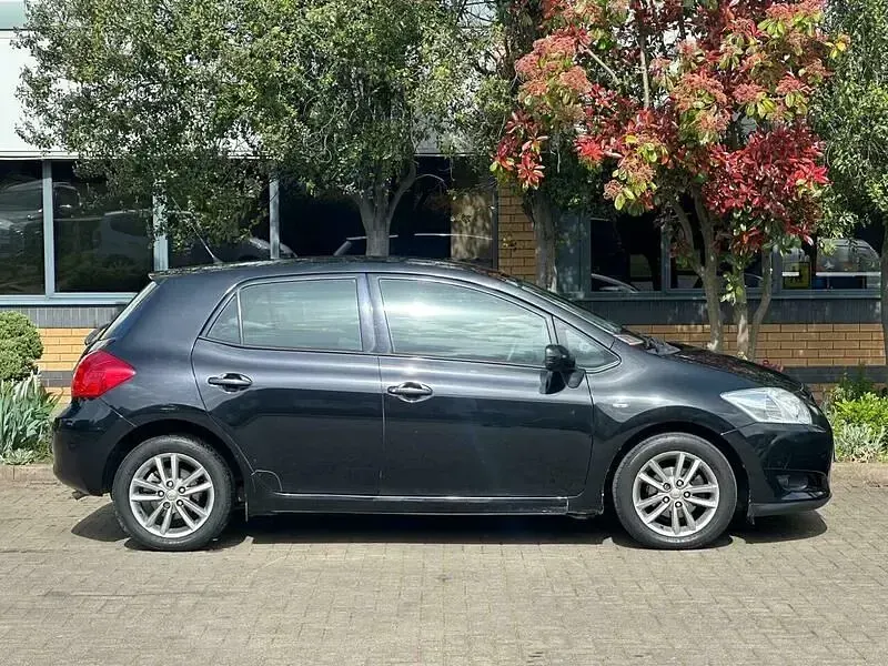 Używany Toyota Auris 2009 Czarny Hatchback