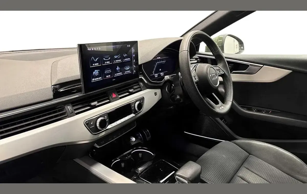 Used Audi A5 S-Line 200 HP (147 kW) 2024 Green Hatchback