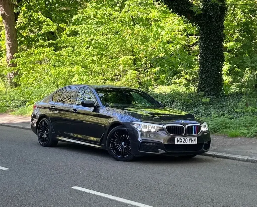 Usado BMW 520 M Sport 2020 Gris Berlina