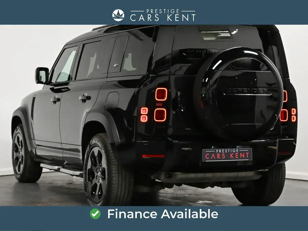 Used Land Rover Defender Dynamic 398 HP (292 kW) 2022 Black SUV