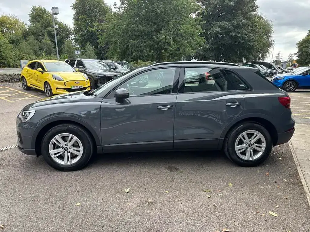 Used Audi Q3 Design 150 HP (110 kW) 2022 Grey SUV