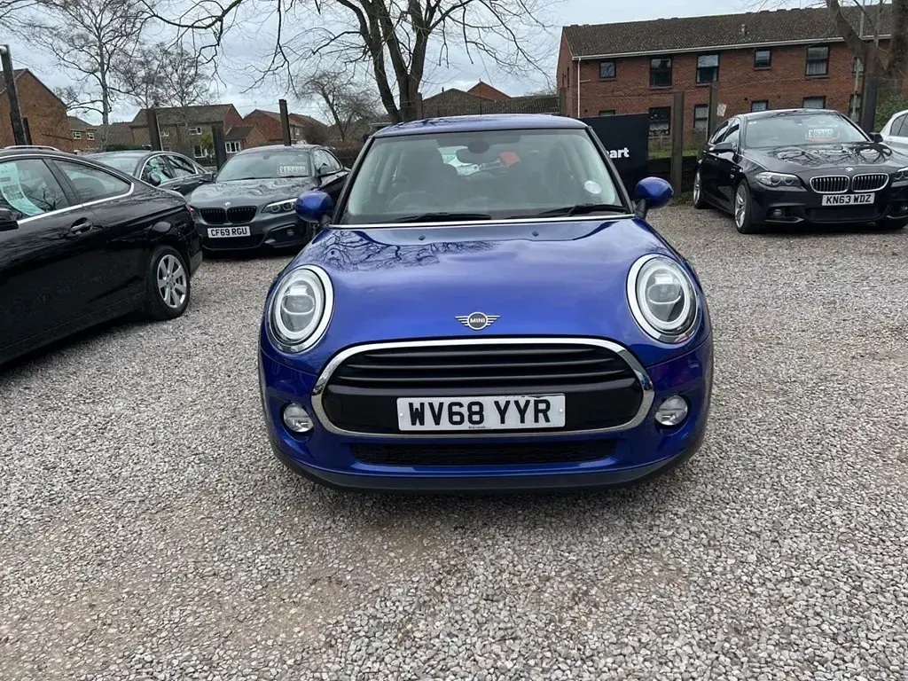 Used Mini Cooper Hatch 136 HP (100 kW) 2018 Blue Hatchback