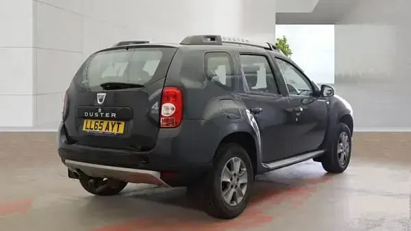 Used Dacia Duster Lauréate 110 HP (80 kW) 2015 Grey SUV