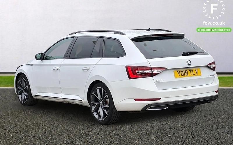 Used Skoda Superb SportLine 190 HP (139 kW) 2019 White Estate